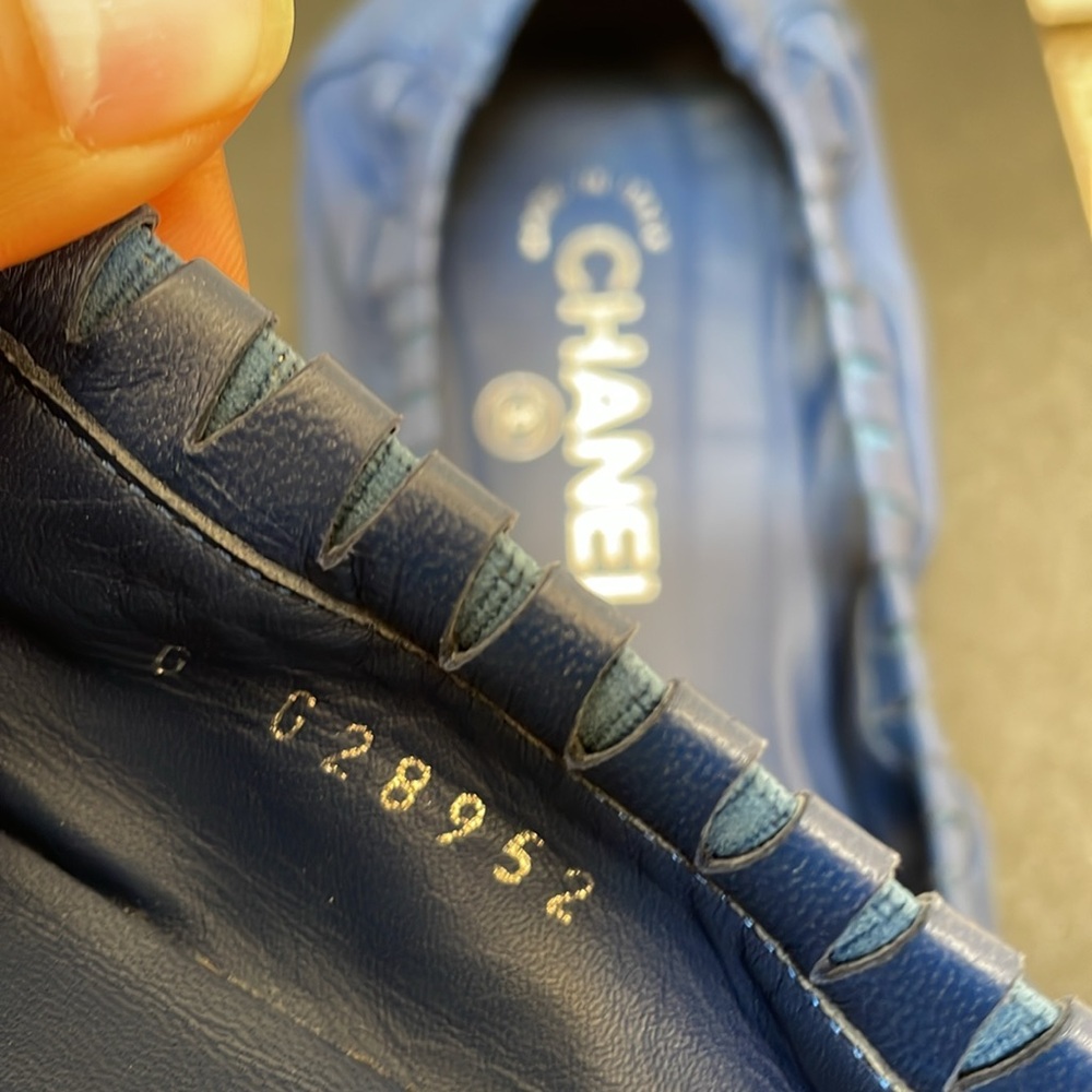 Chanel Classic Captoe Stretch Scrunch Ballerina Ballet Flats Blue Size 38 - Picture 10 of 10